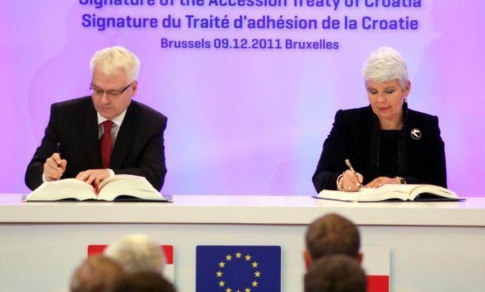 Potpisivanje Ugovora o pridruživanju Republike Hrvatske Europskoj uniji. Izvor: T portal https://www.tportal.hr/vijesti/clanak/croatia-eu-accession-treaty-signed-20111209